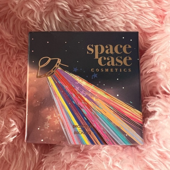 Space Case Cosmetics Bronzer in Fakecation - Picture 1 of 7